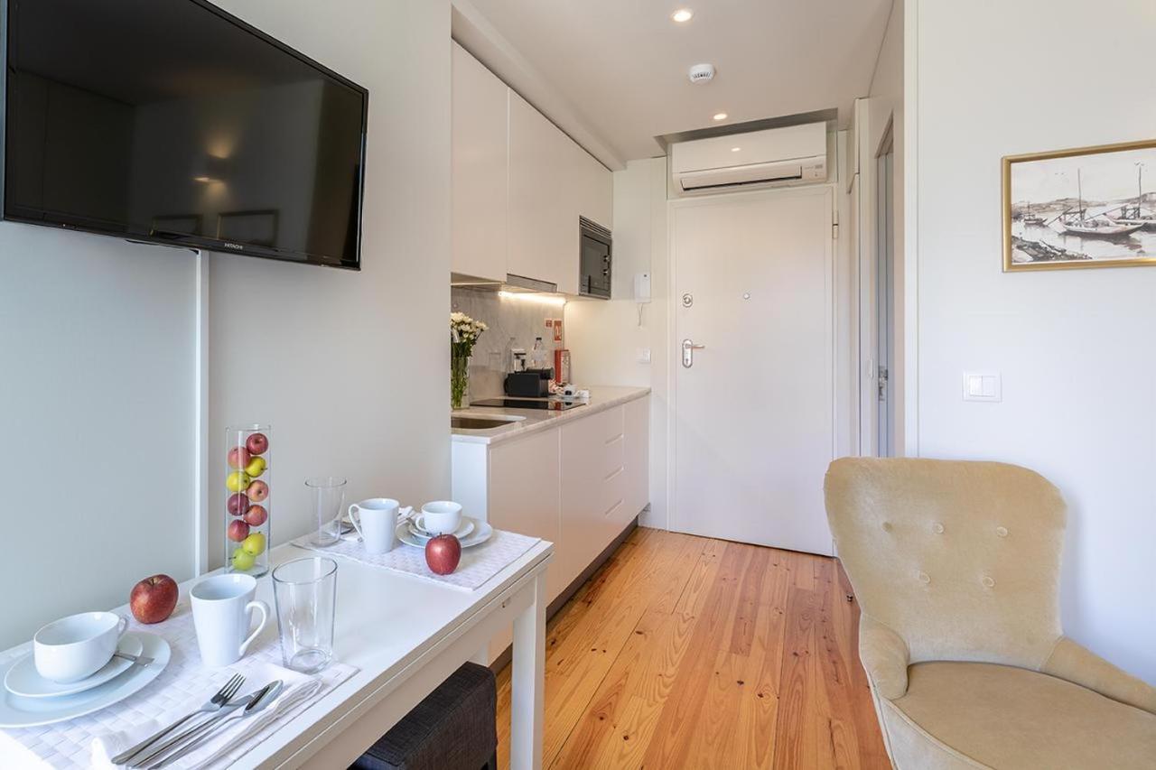 Inside Porto Apartments - Pinheiro エクステリア 写真